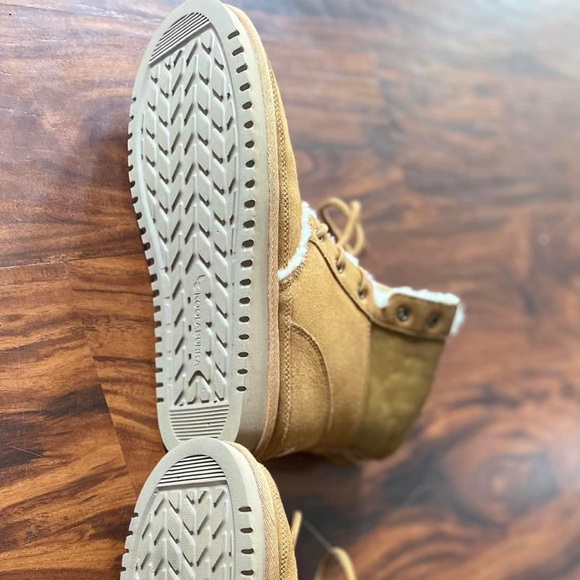 Kookaburra by UGG boots! Worn once. - Picture 4 of 4